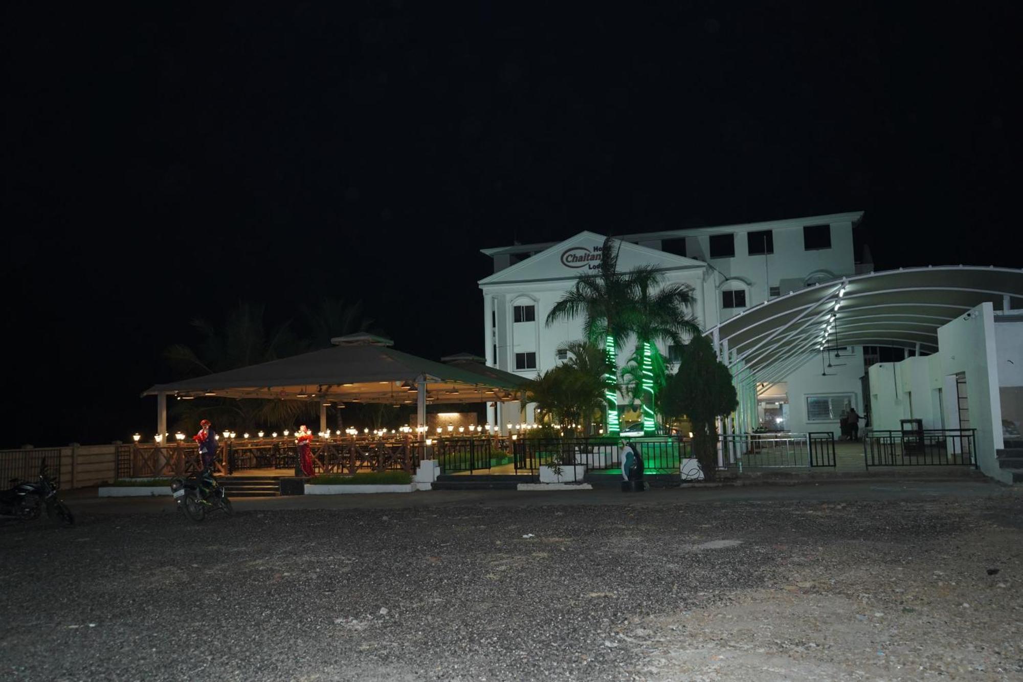 Hotel Chaitanya Lodging Supe 外观 照片