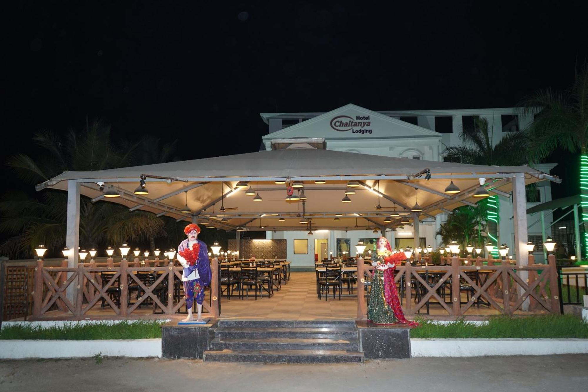 Hotel Chaitanya Lodging Supe 外观 照片